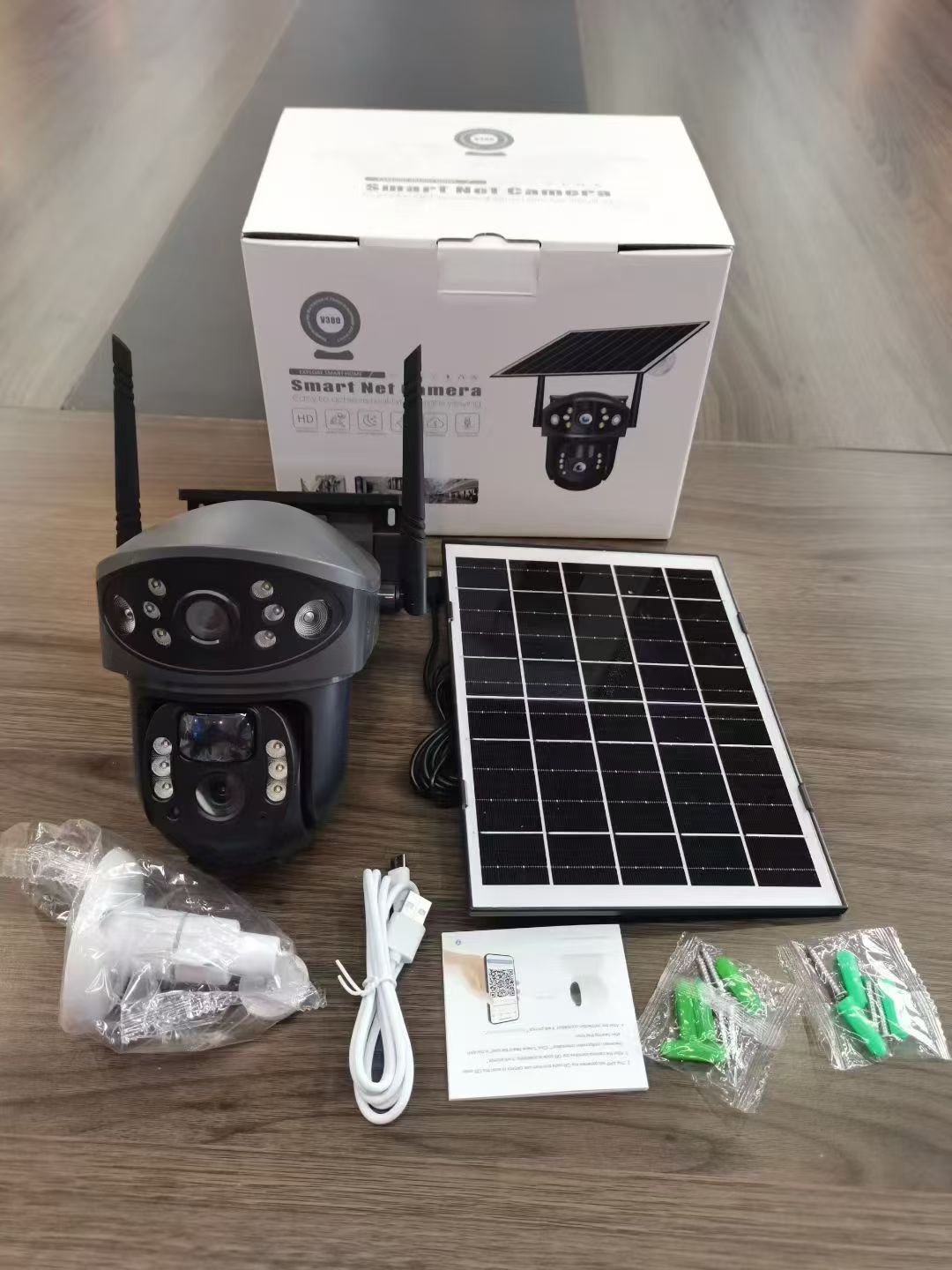 Solar camera kit with retail box